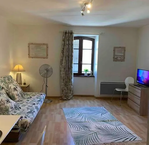 Aubenas Plein Centre Tout Pres Du Chateau